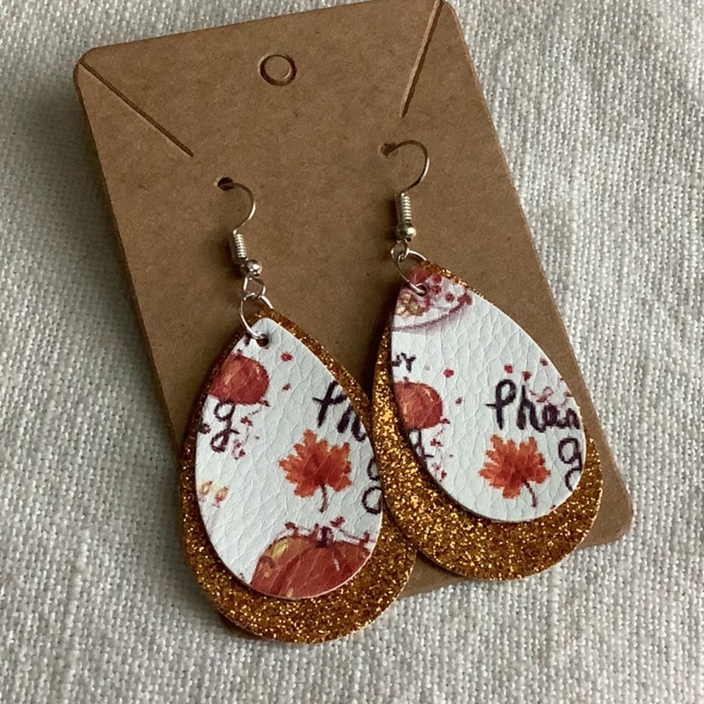 3/$15 🛍️ Glitter orange thanksgiving pumpkins faux leather teardrop earrings